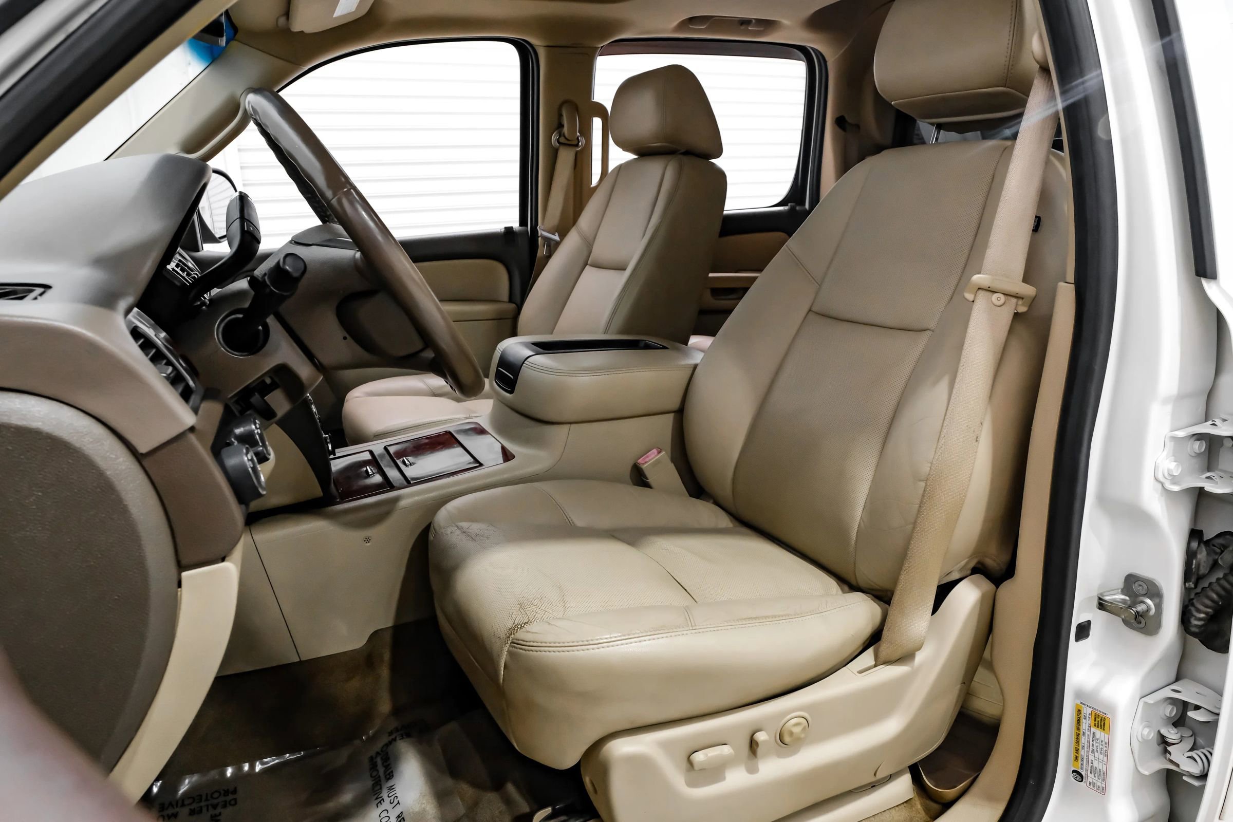 Used 2012 Chevrolet Avalanche LTZ image 41