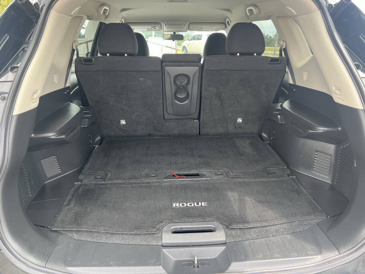 Used 2015 Nissan Rogue SV w/ SV Premium Package FWD image 6