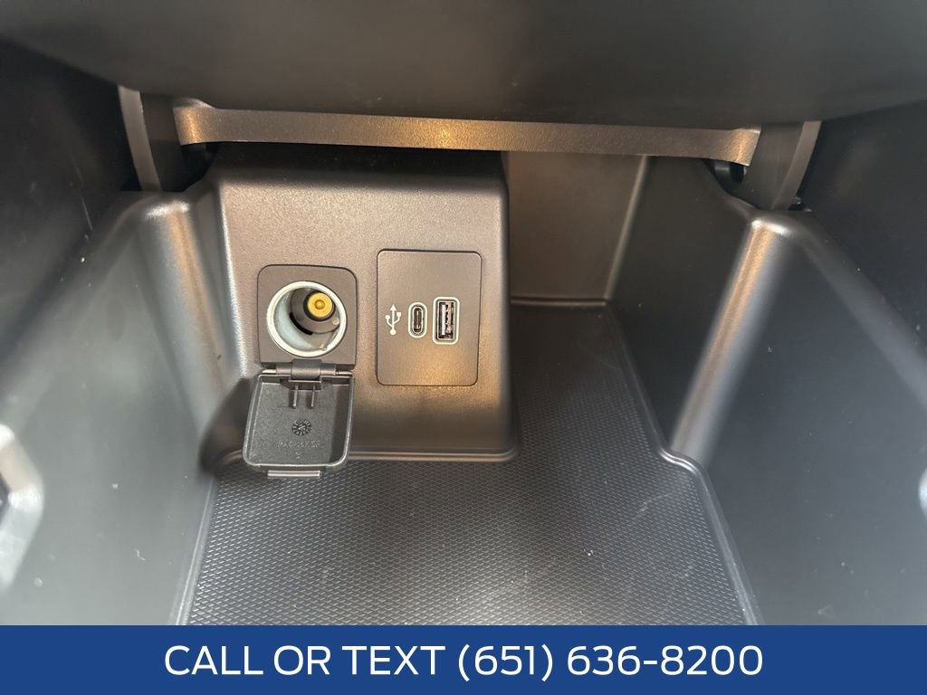 Used 2025 Ford Explorer Active AWD/4WD image 16