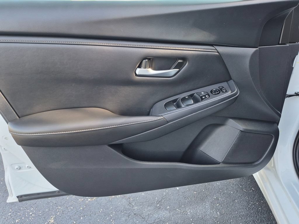Used 2023 Nissan Sentra SV FWD image 12