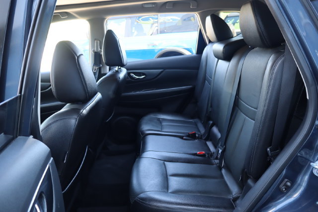 Used 2016 Nissan Rogue SL w/ SL Premium Package AWD/4WD image 28