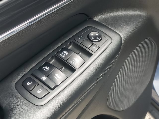Used 2019 Jeep Grand Cherokee Limited AWD/4WD image 11