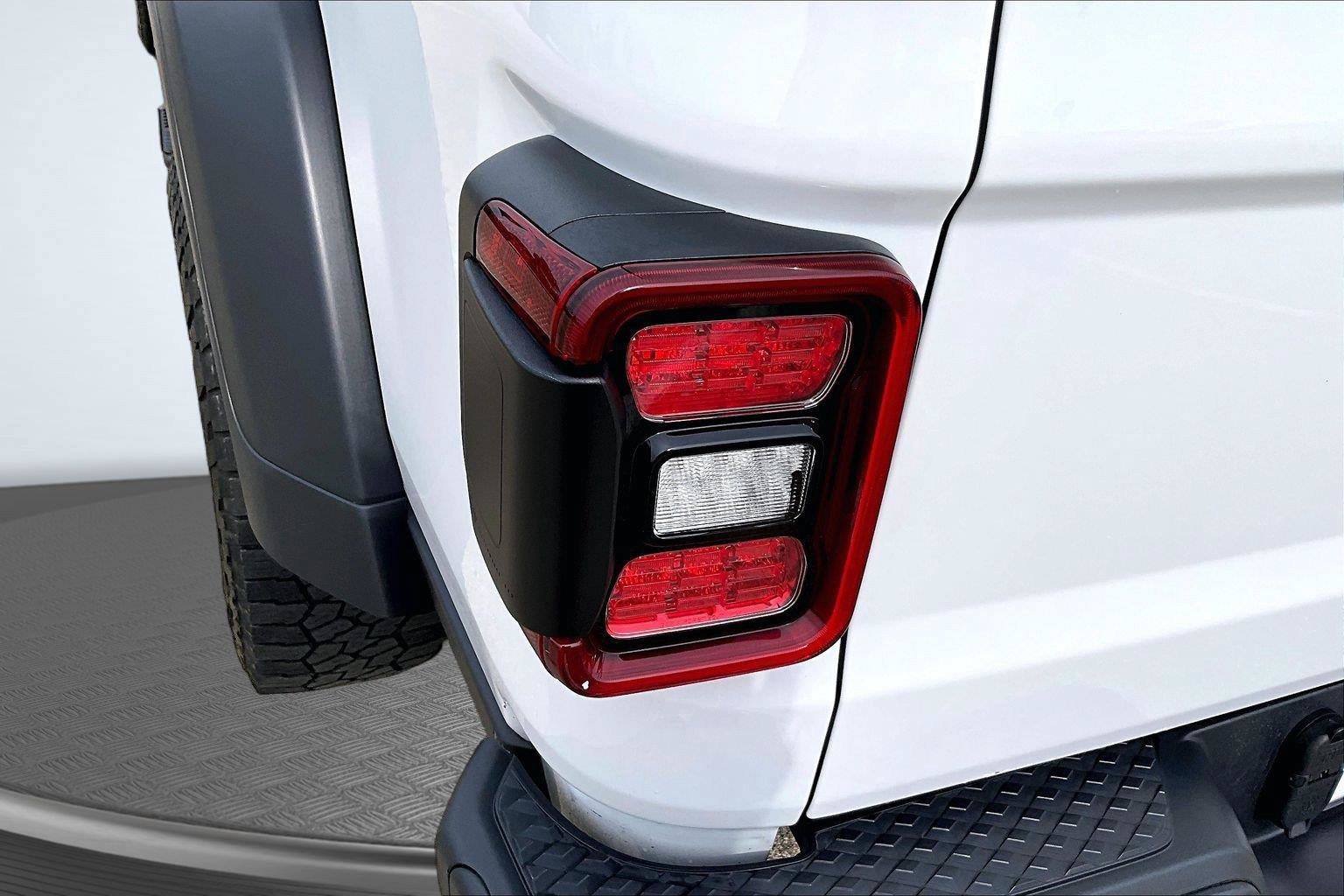 Used 2021 Jeep Gladiator Mojave w/ LED Lighting Group AWD/4WD image 32