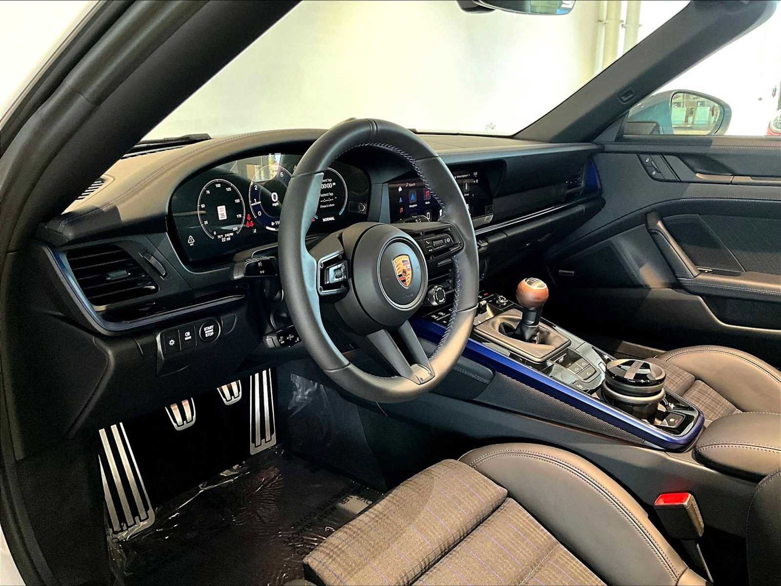 New 2026 Porsche 911 Carrera T RWD image 4