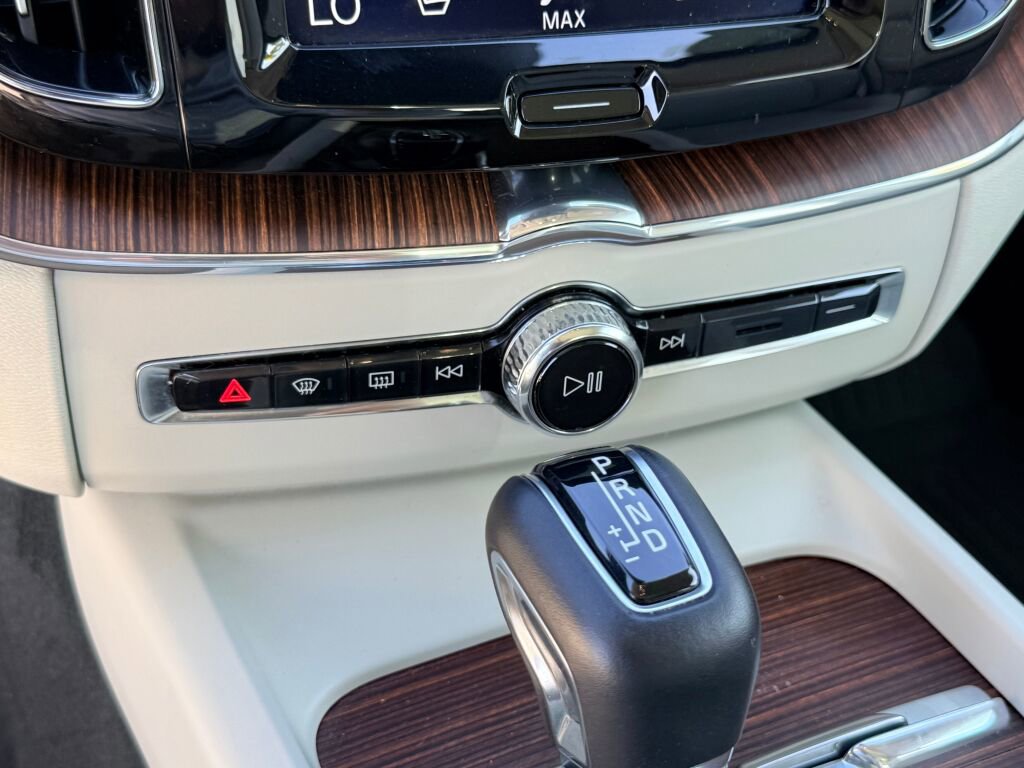 Used 2020 Volvo XC60 T5 Inscription w/ Protection Package Premier image 26