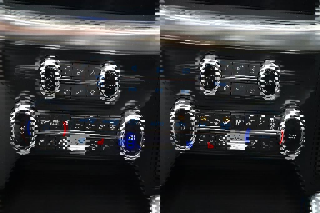 Used 2023 Ford F150 Lariat w/ Equipment Group 502A High image 25