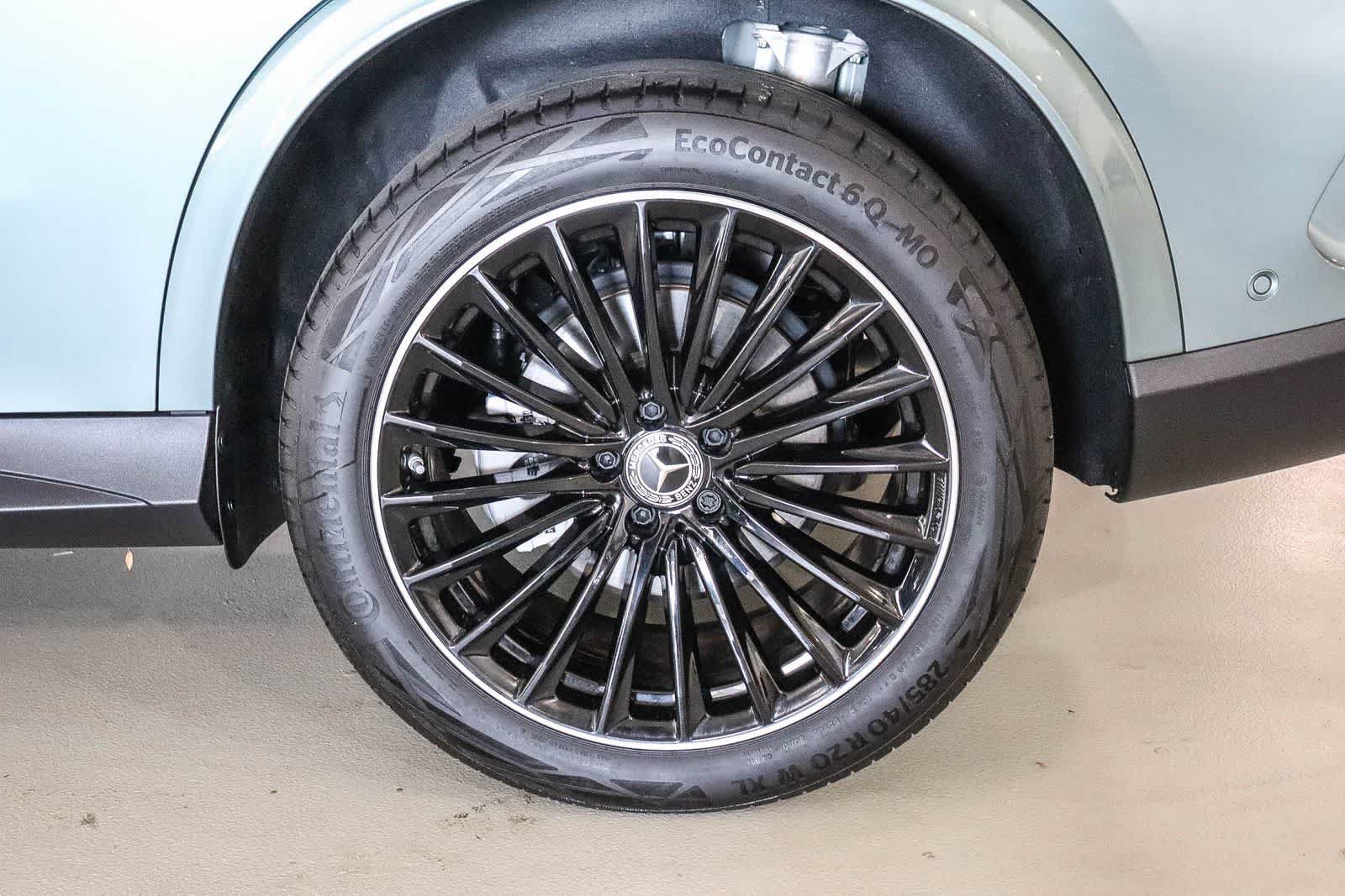 Used 2025 Mercedes-Benz GLC 300 4MATIC image 10