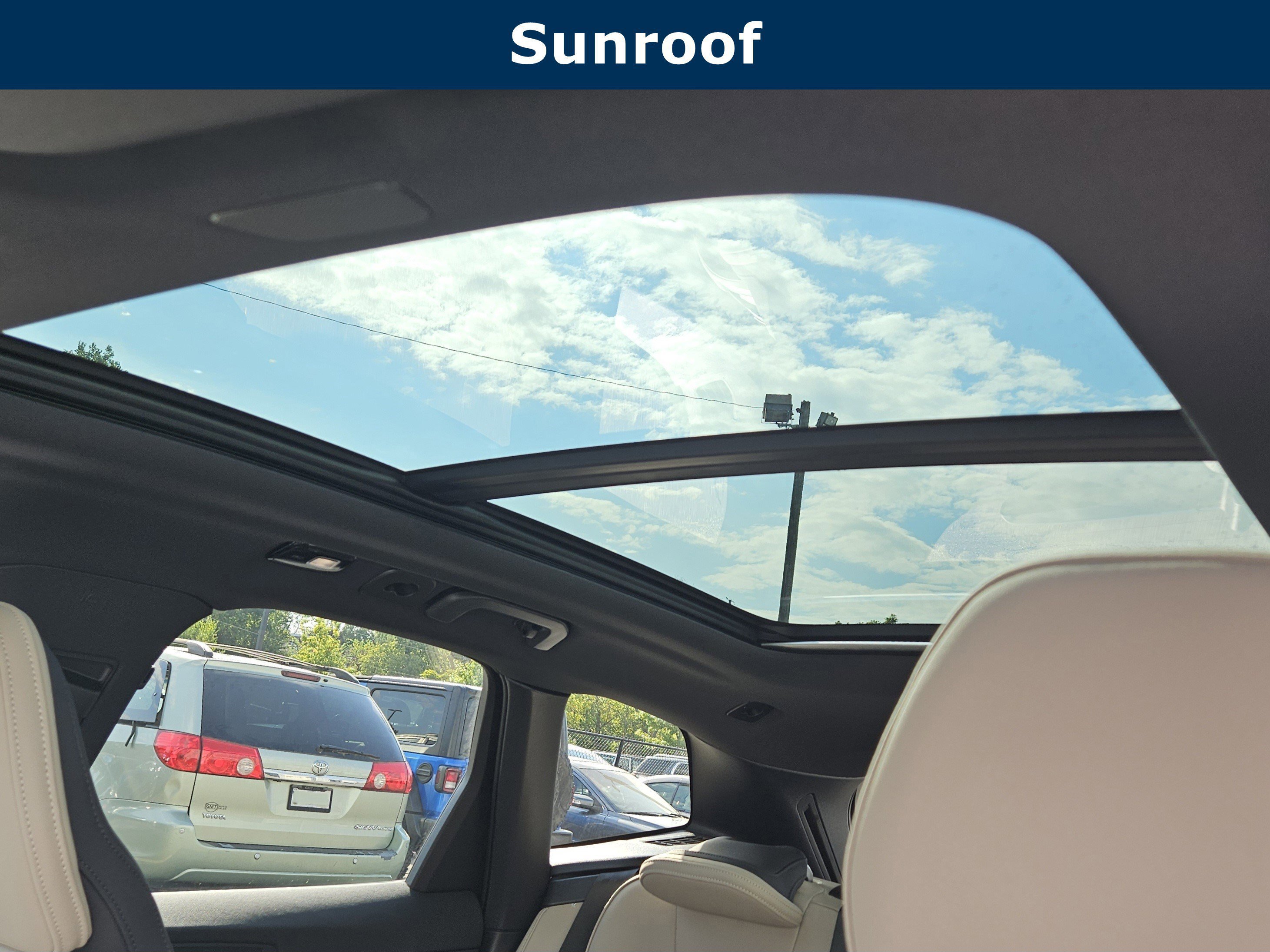 New 2026 Volvo XC60 T8 Plus w/ Protection Package Premier image 30