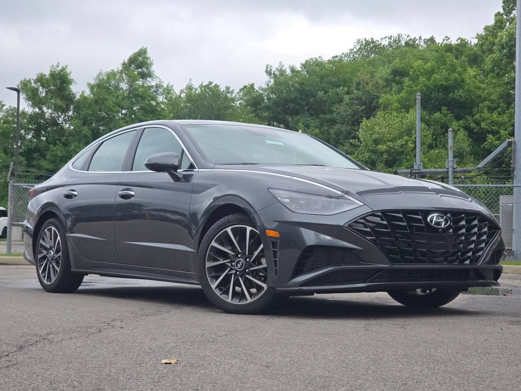 Used 2023 Hyundai Sonata Limited FWD image 1