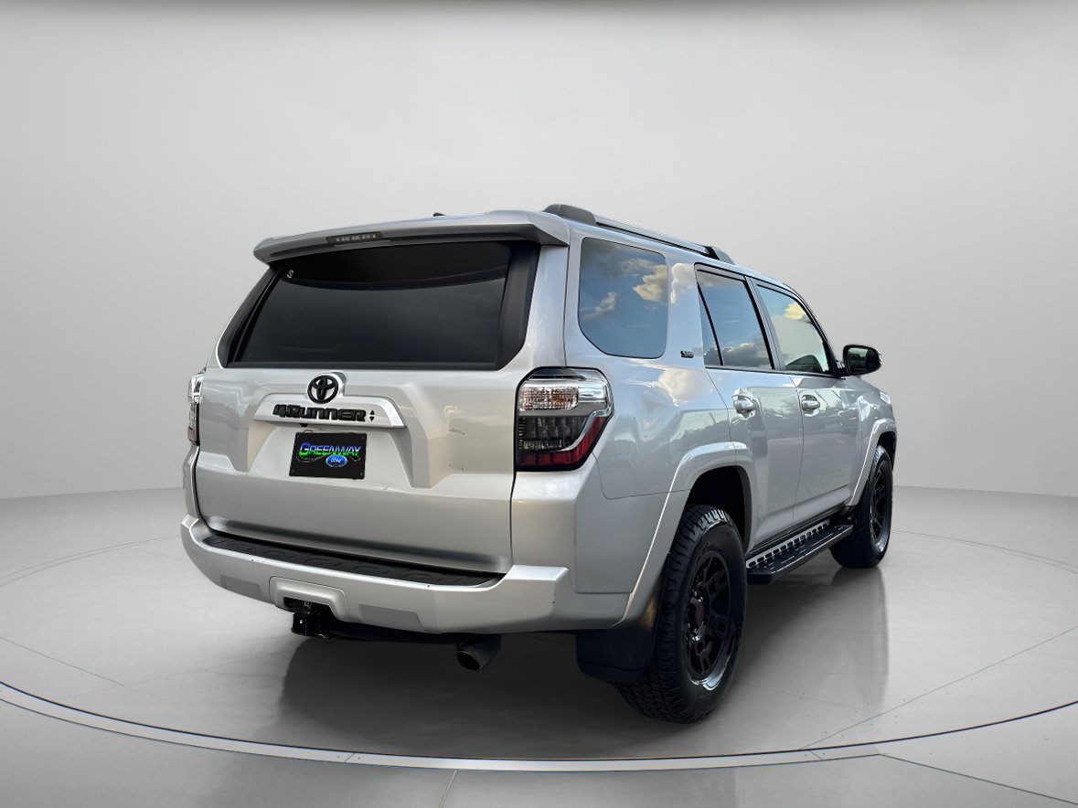 Used 2023 Toyota 4Runner SR5 Premium image 3