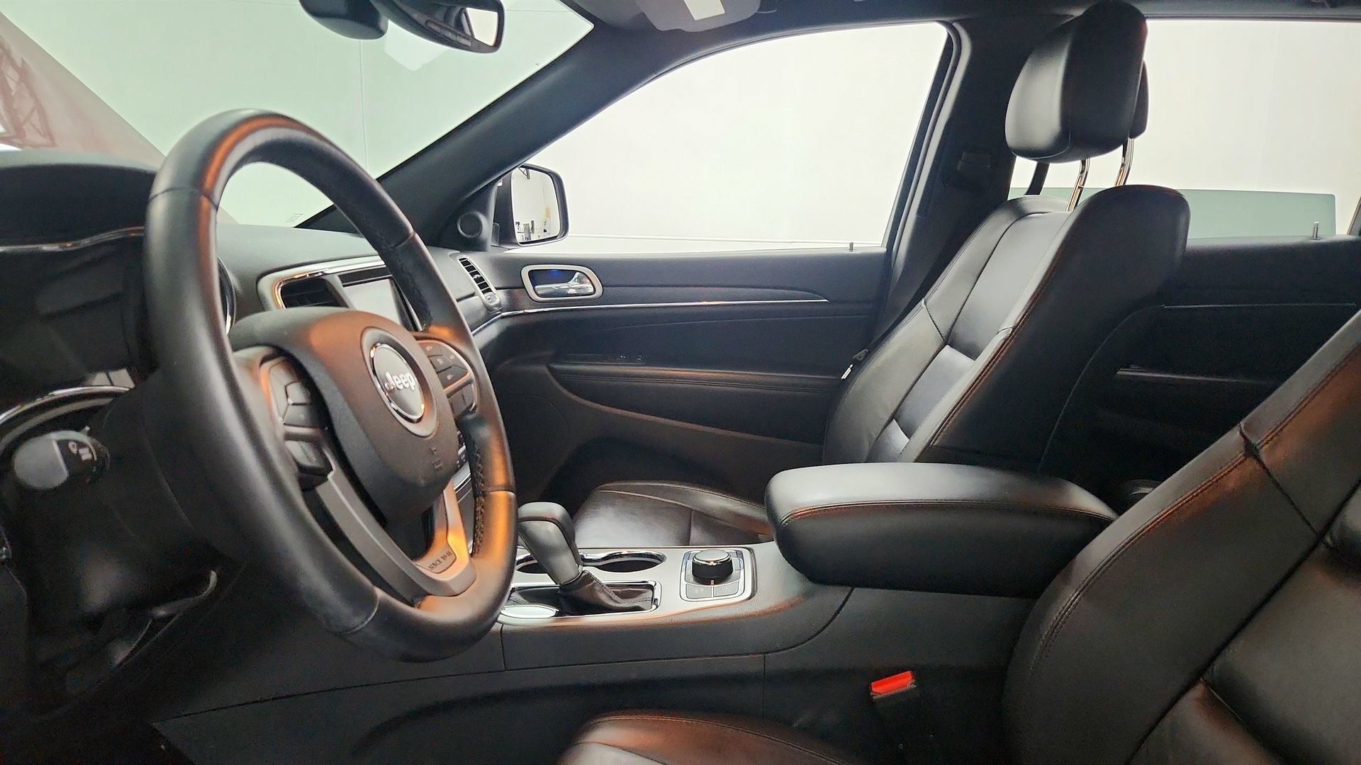 Used 2018 Jeep Grand Cherokee Limited AWD/4WD image 17