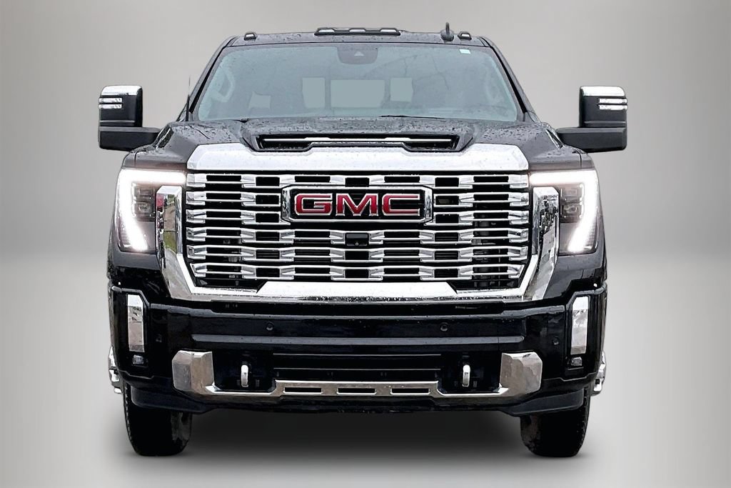 Used 2024 GMC Sierra 3500 Denali w/ Denali Reserve Package AWD/4WD image 3