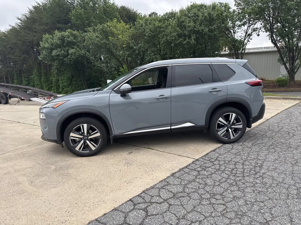 Used 2023 Nissan Rogue SL w/ SL Premium Package FWD image 16