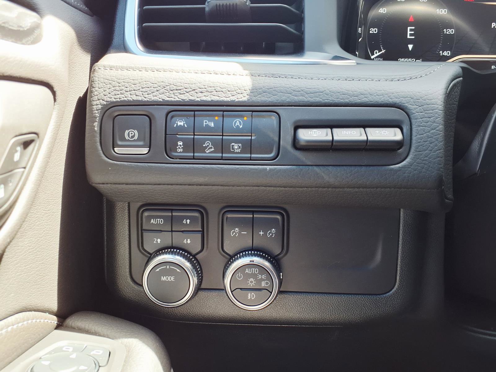 Used 2024 GMC Yukon Denali image 25