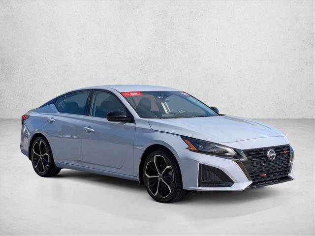 Certified 2023 Nissan Altima 2.5 SR image 3