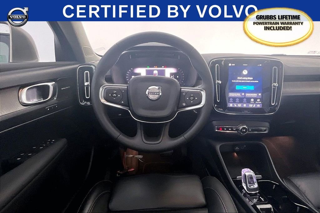 Used 2023 Volvo XC40 B4 Plus image 8