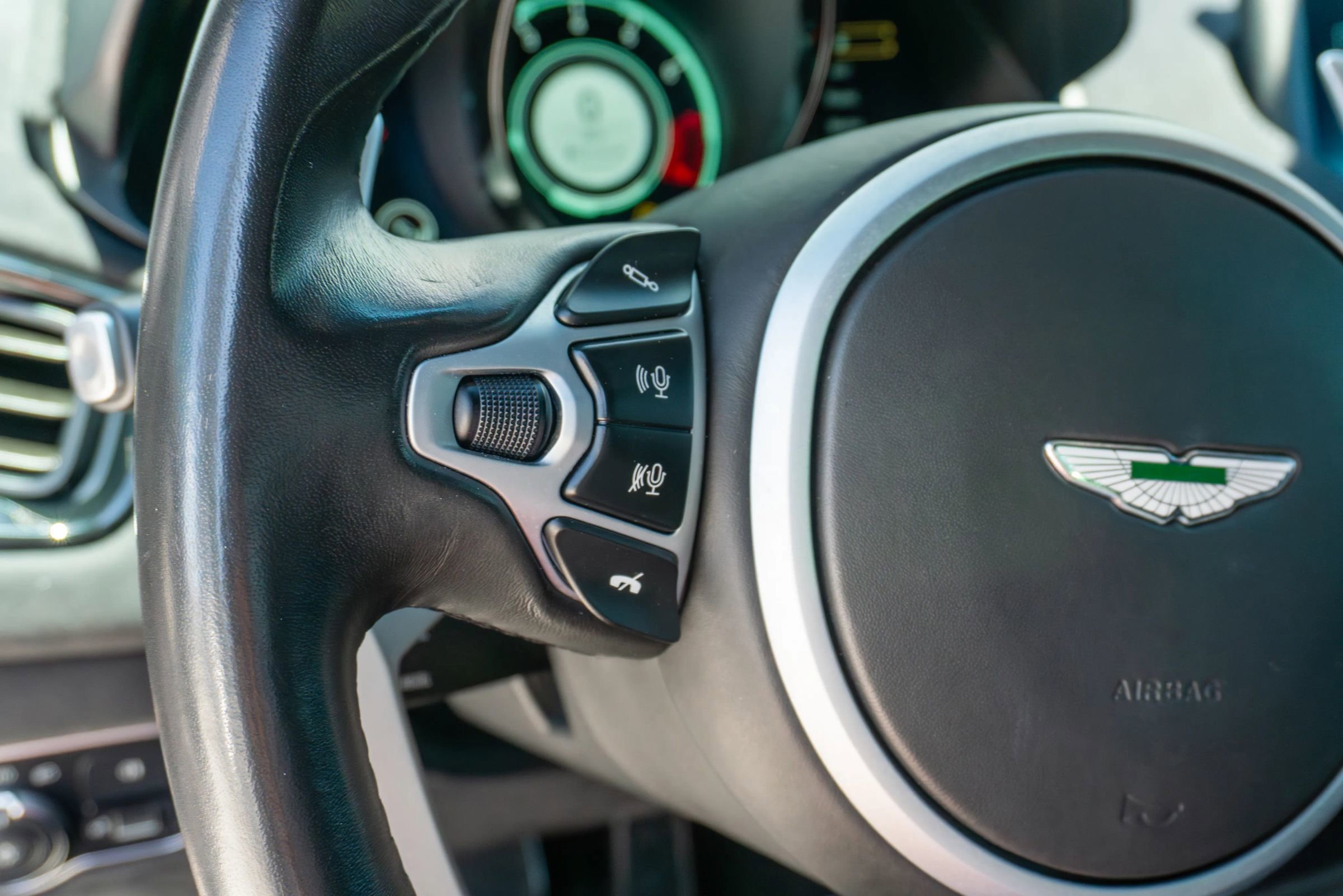 Used 2020 Aston Martin V8 Vantage Coupe image 51