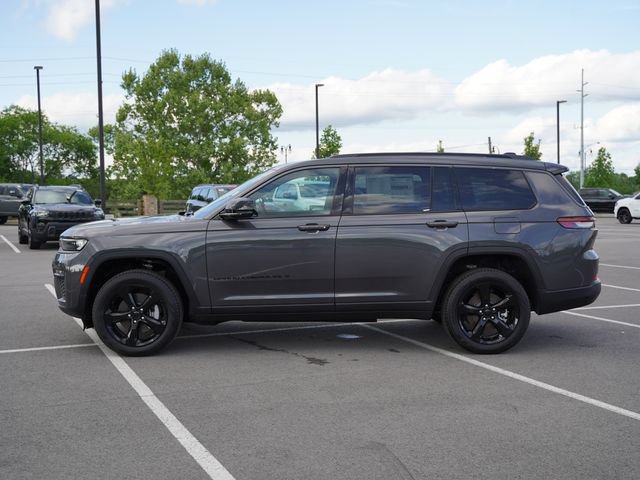 New 2026 Jeep Grand Cherokee L Limited w/ Limited Altitude Package AWD/4WD image 4