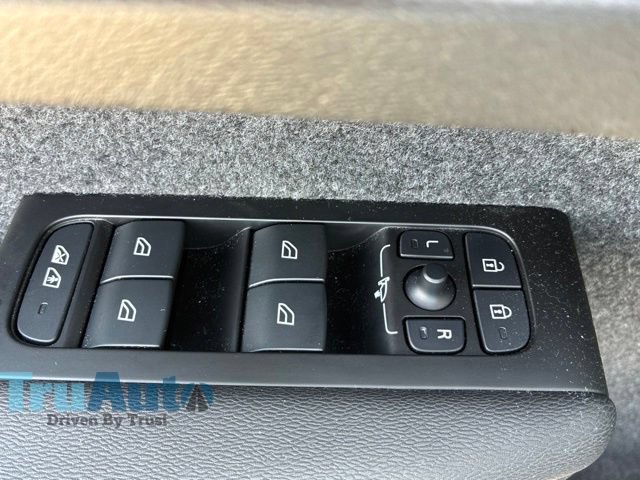 Used 2022 Volvo C40 P8 Recharge Ultimate AWD/4WD image 21