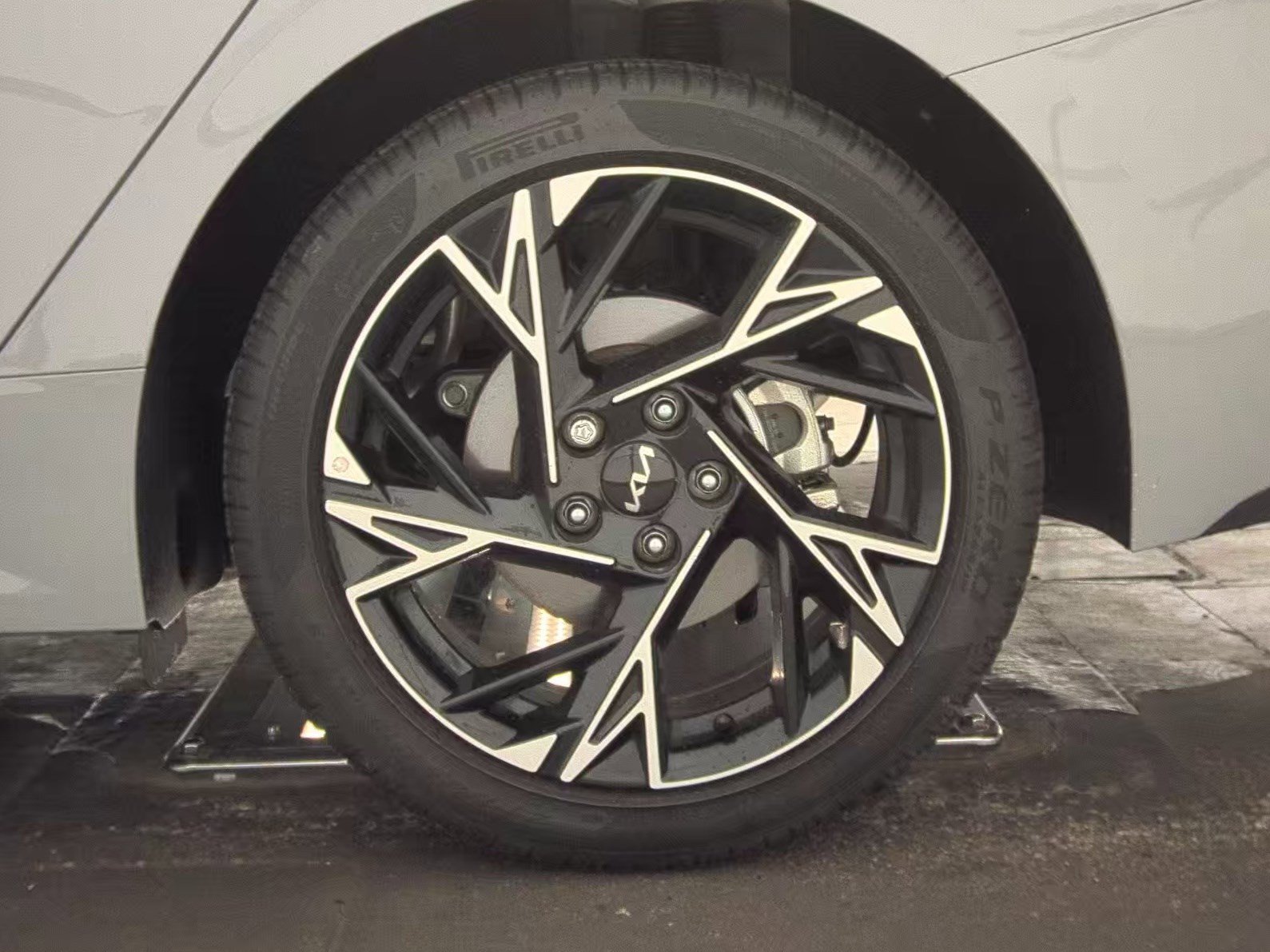 Used 2025 Kia K5 GT-Line w/ GT-Line Premium Package FWD image 36