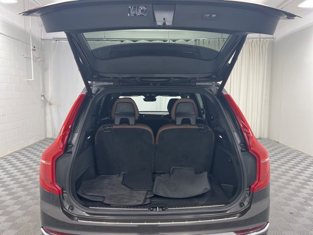 Used 2024 Volvo XC90 B6 Plus image 8
