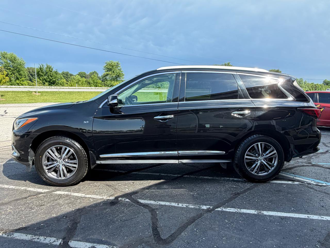 Used 2018 INFINITI QX60 Luxe w/ Premium Plus Package AWD/4WD image 3