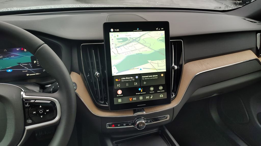 New 2026 Volvo XC60 B5 Plus w/ Climate Package AWD/4WD image 18