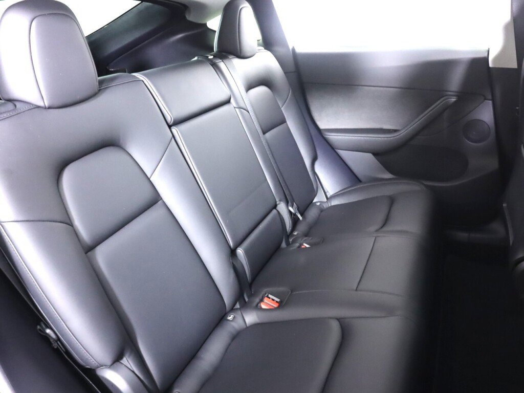 Used 2020 Tesla Model Y Long Range image 38