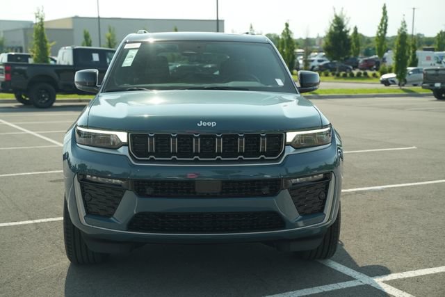 New 2026 Jeep Grand Cherokee Summit w/ MOPAR Finishing Package AWD/4WD image 2