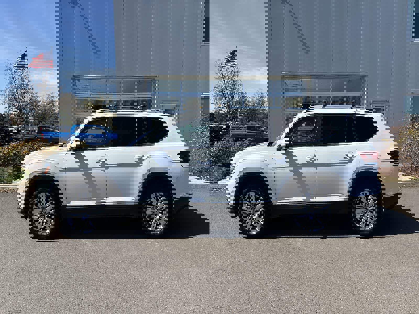 Used 2019 Volkswagen Atlas SEL image 2