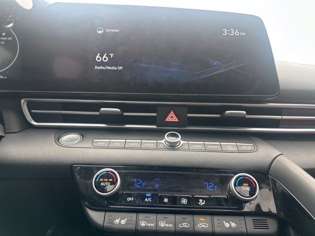 Used 2021 Hyundai Elantra Limited FWD image 12