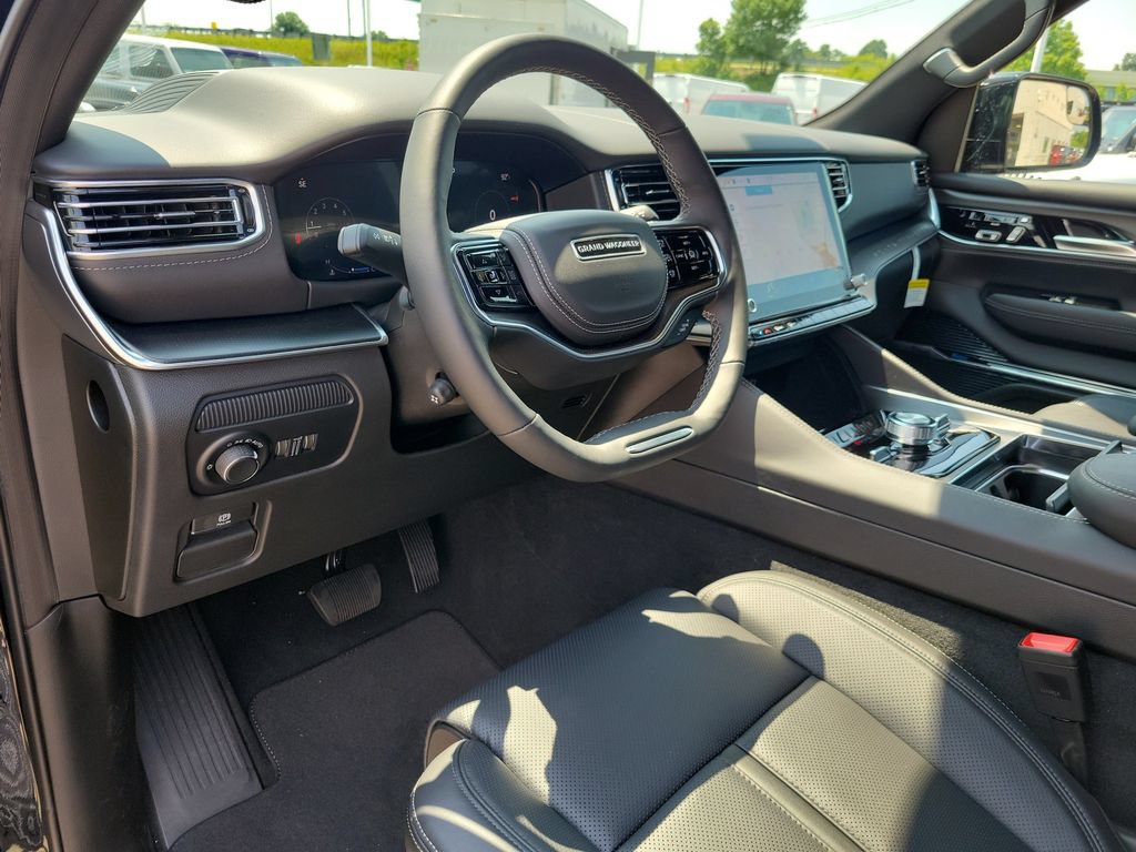 New 2026 Jeep Grand Wagoneer Summit AWD/4WD image 13