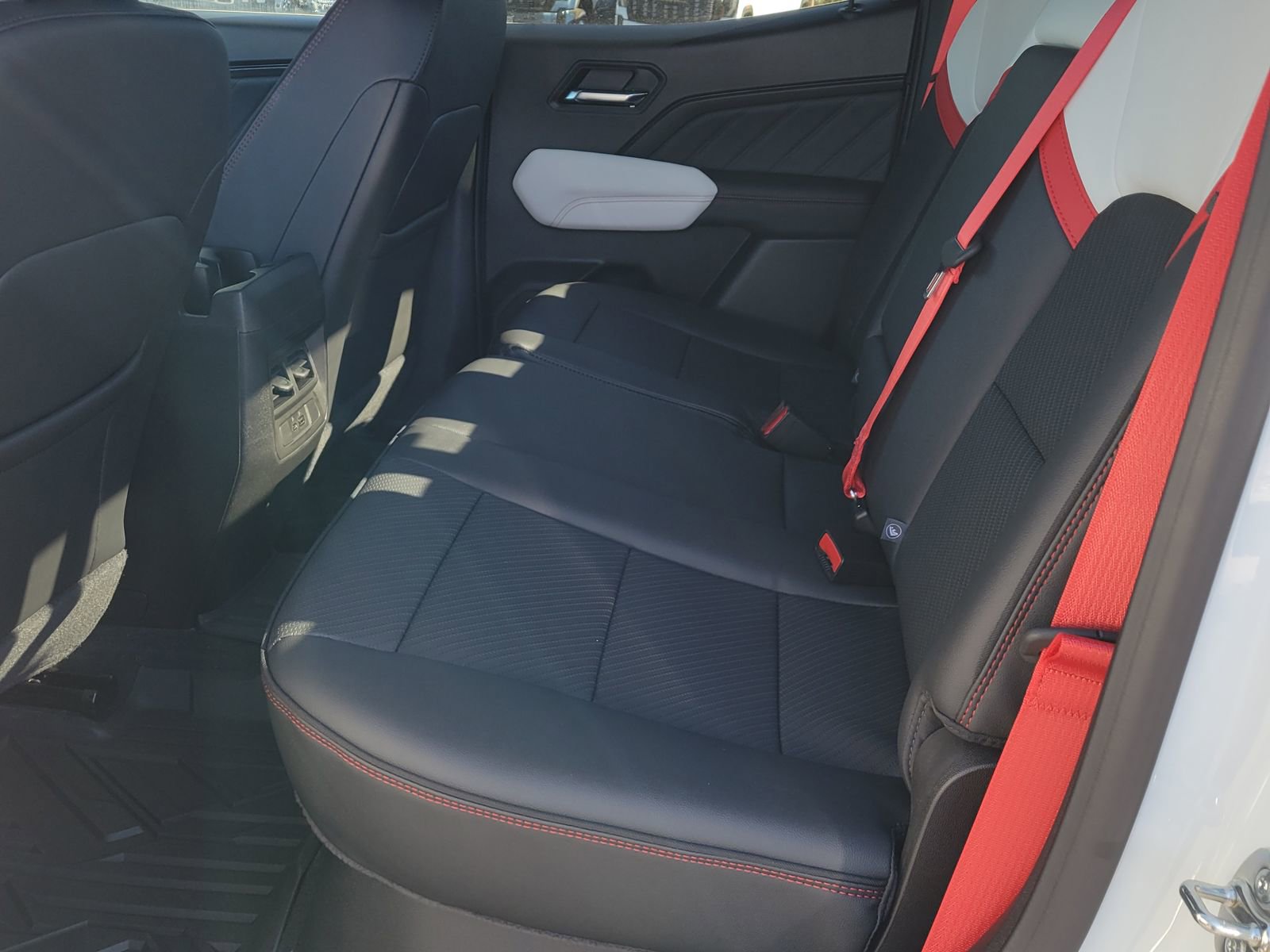 New 2026 GMC Canyon AT4X AWD/4WD image 7