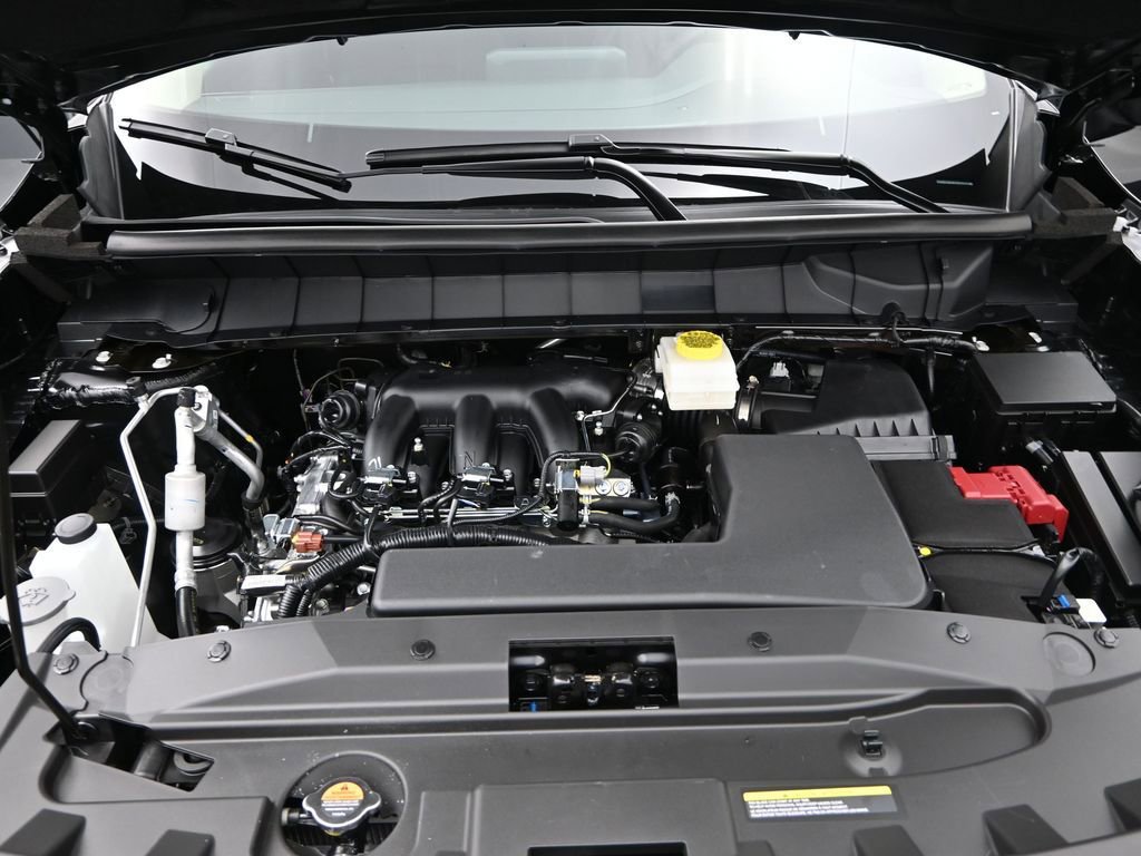 Used 2025 Nissan Pathfinder SV image 18