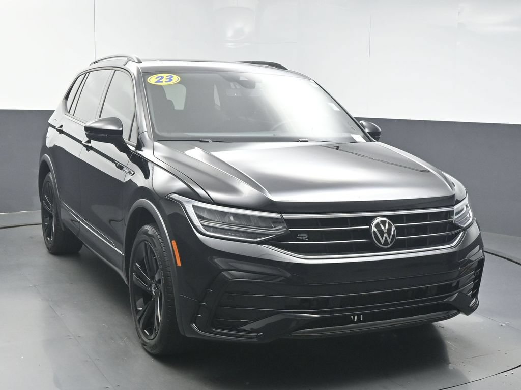 Used 2023 Volkswagen Tiguan SE R-Line FWD image 2