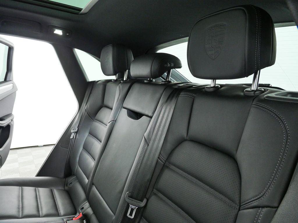 New 2026 Porsche Macan AWD/4WD image 23