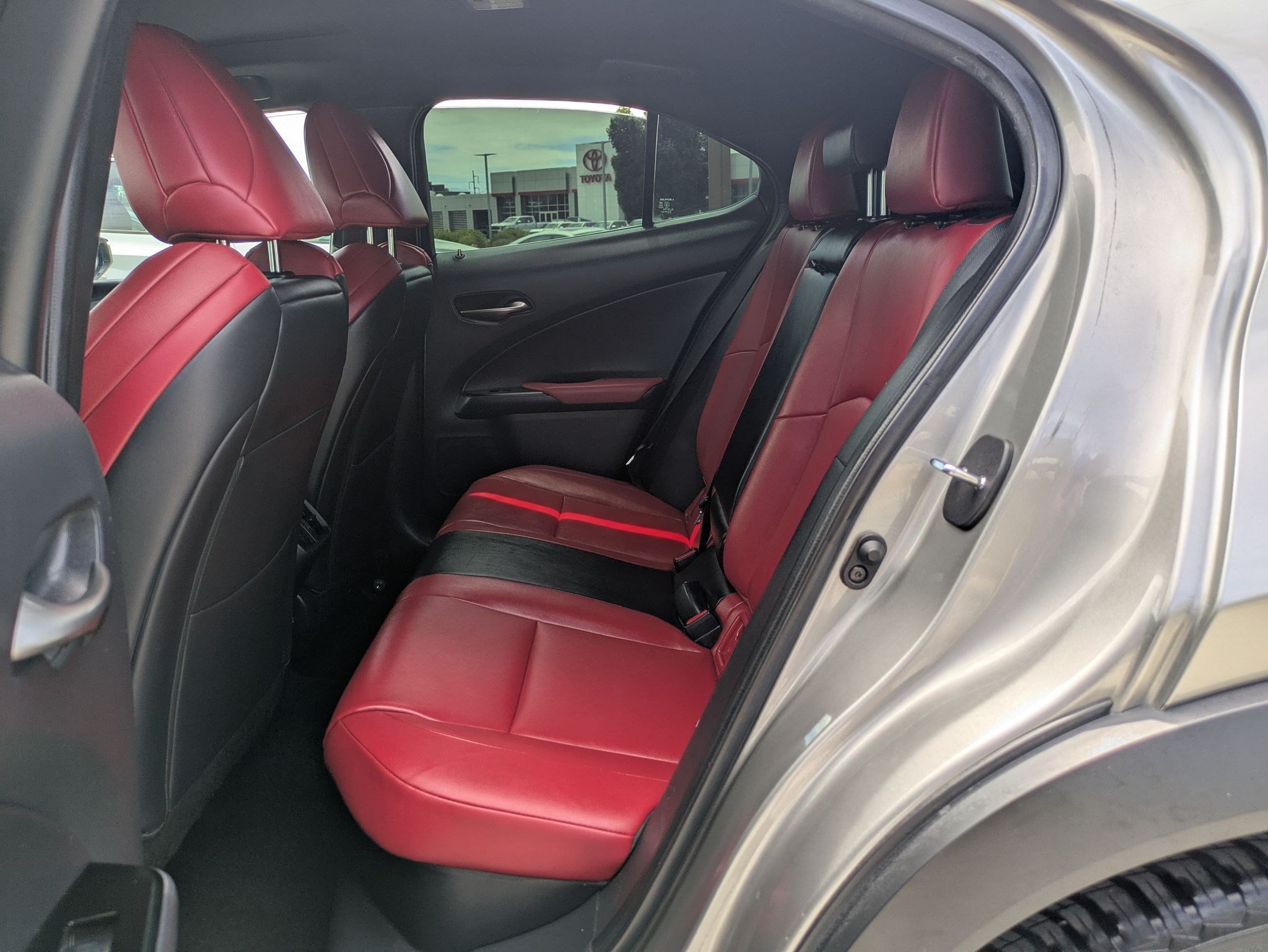 Used 2020 Lexus UX 250h F Sport w/ F Sport Premium Package AWD/4WD image 27