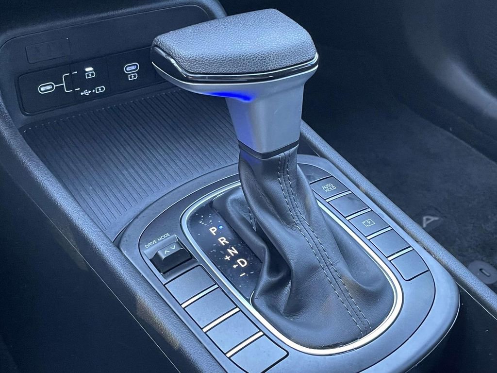 Used 2025 Hyundai Kona SE FWD image 30