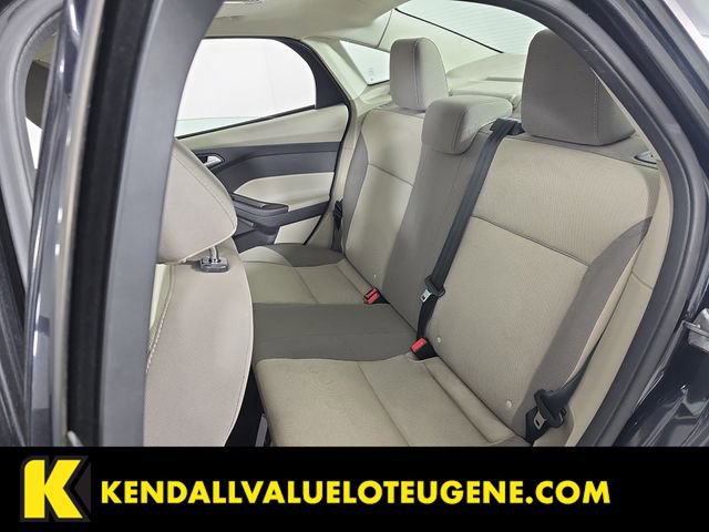 Used 2013 Ford Focus SE w/ SE Winter Pkg image 16