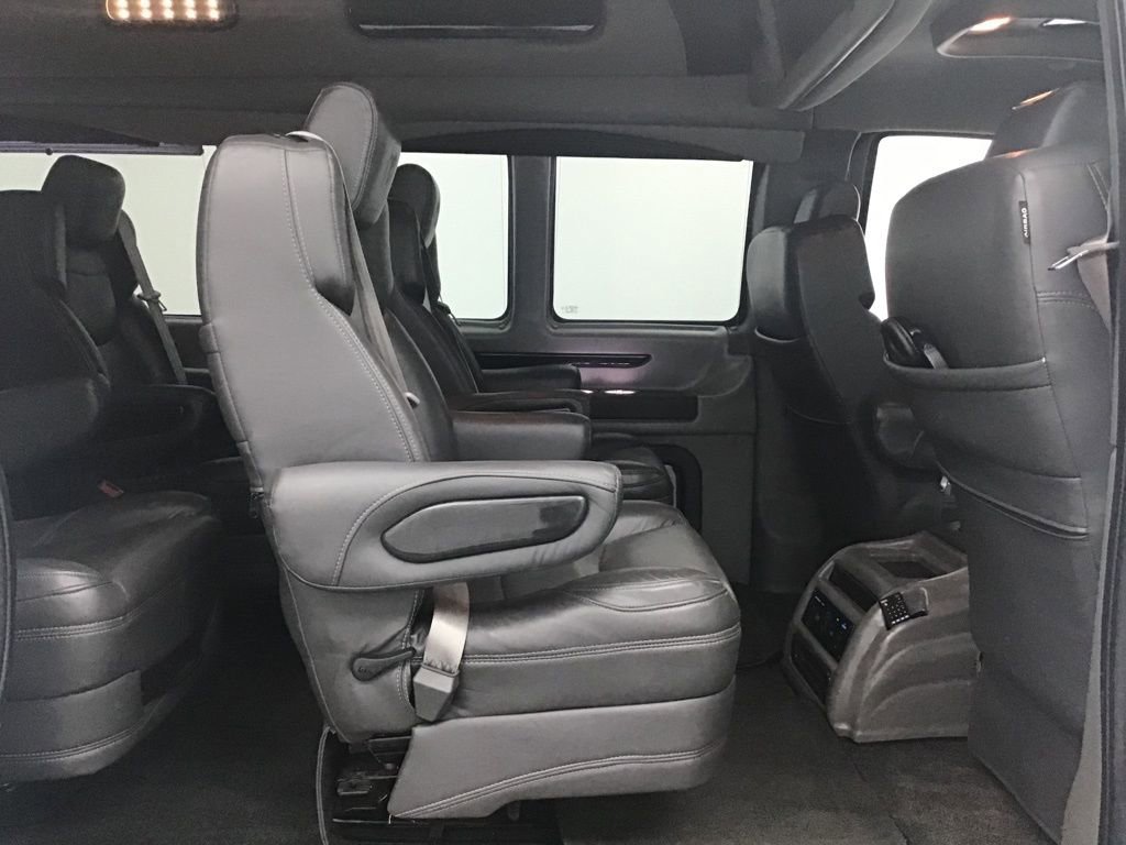 Used 2020 GMC Savana 2500 Extended w/ Enhanced Convenience Package image 44
