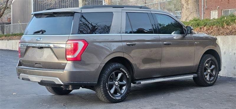 Used 2018 Ford Expedition XLT w/ Equipment Group 202A image 5