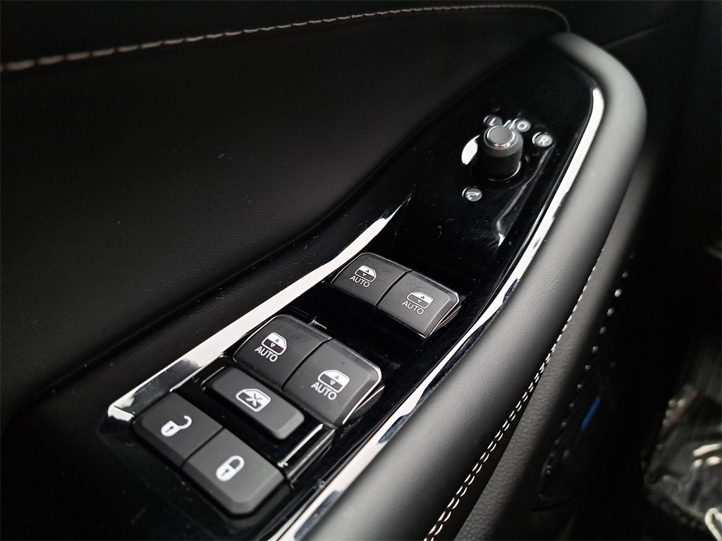 Certified 2023 Jeep Grand Cherokee Overland w/ Advanced Protech Group III image 26