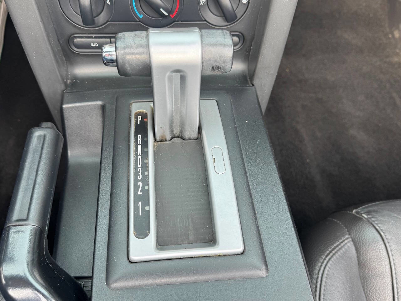 Used 2005 Ford Mustang Convertible image 32