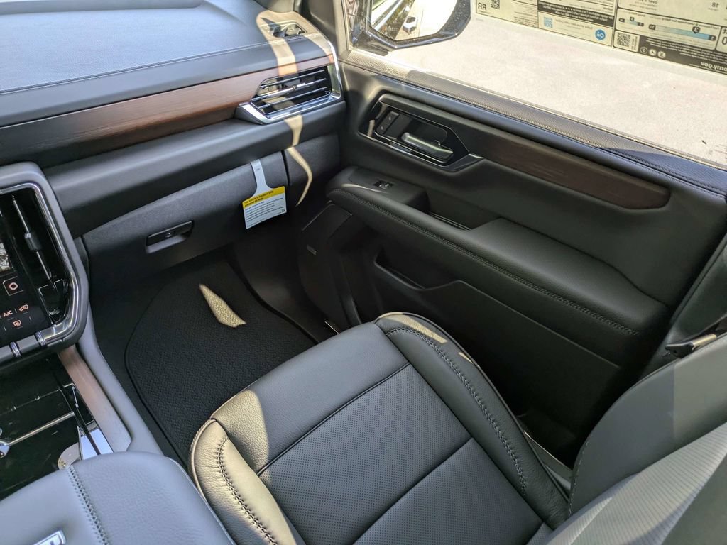 New 2026 GMC Yukon Denali w/ Denali Reserve Package AWD/4WD image 19
