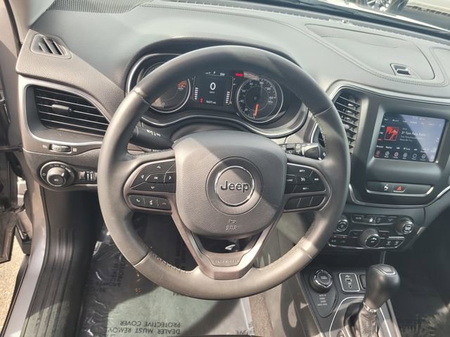 Used 2020 Jeep Cherokee Latitude Plus image 30