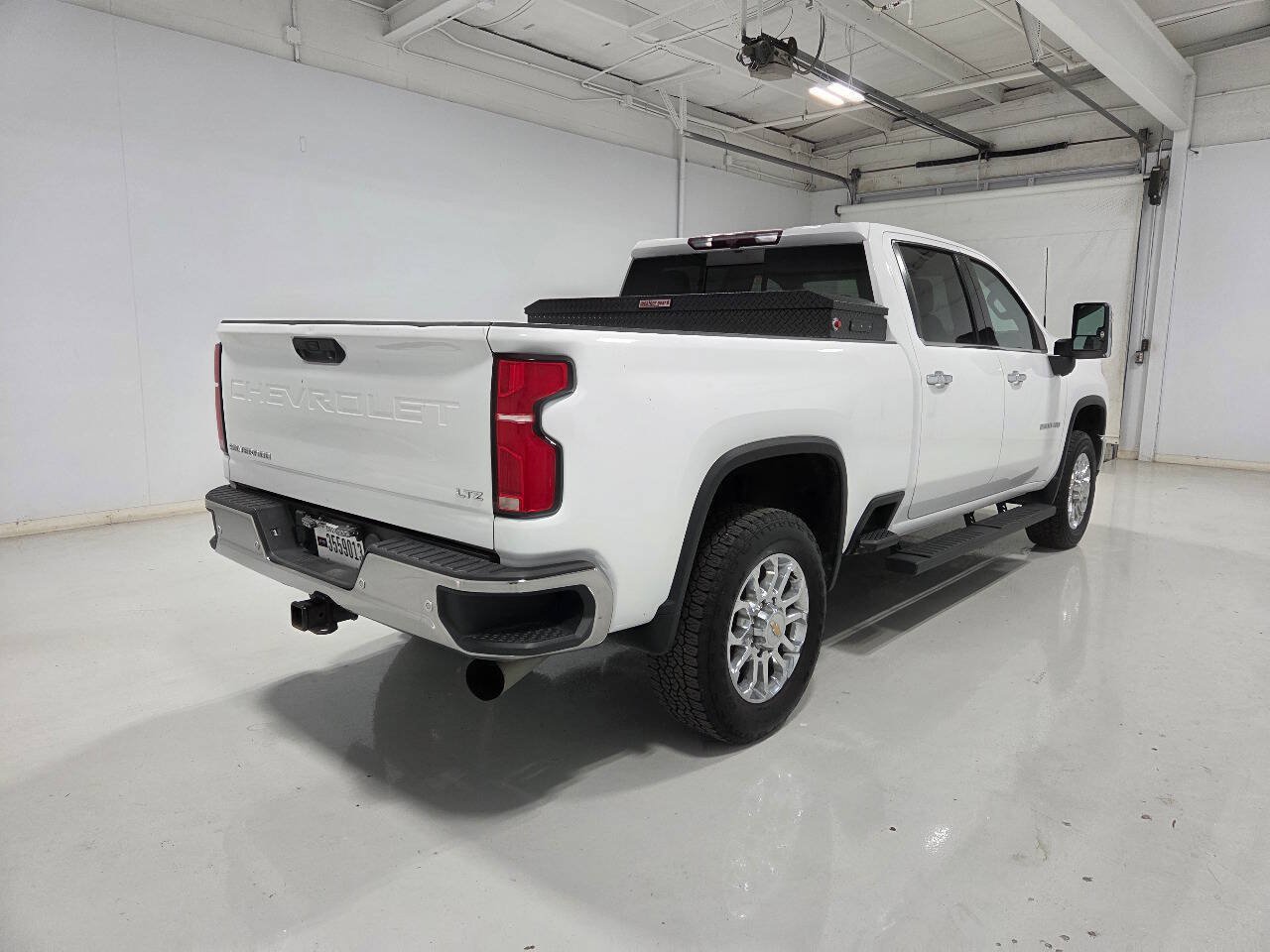 Used 2024 Chevrolet Silverado 2500 LTZ w/ LTZ Plus Package AWD/4WD image 10
