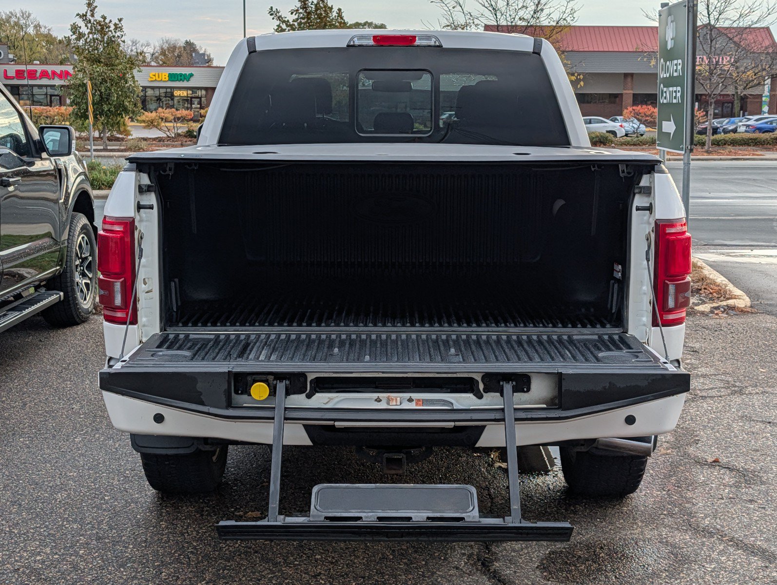 Used 2017 Ford F150 Platinum w/ Equipment Group 701A Luxury AWD/4WD image 11