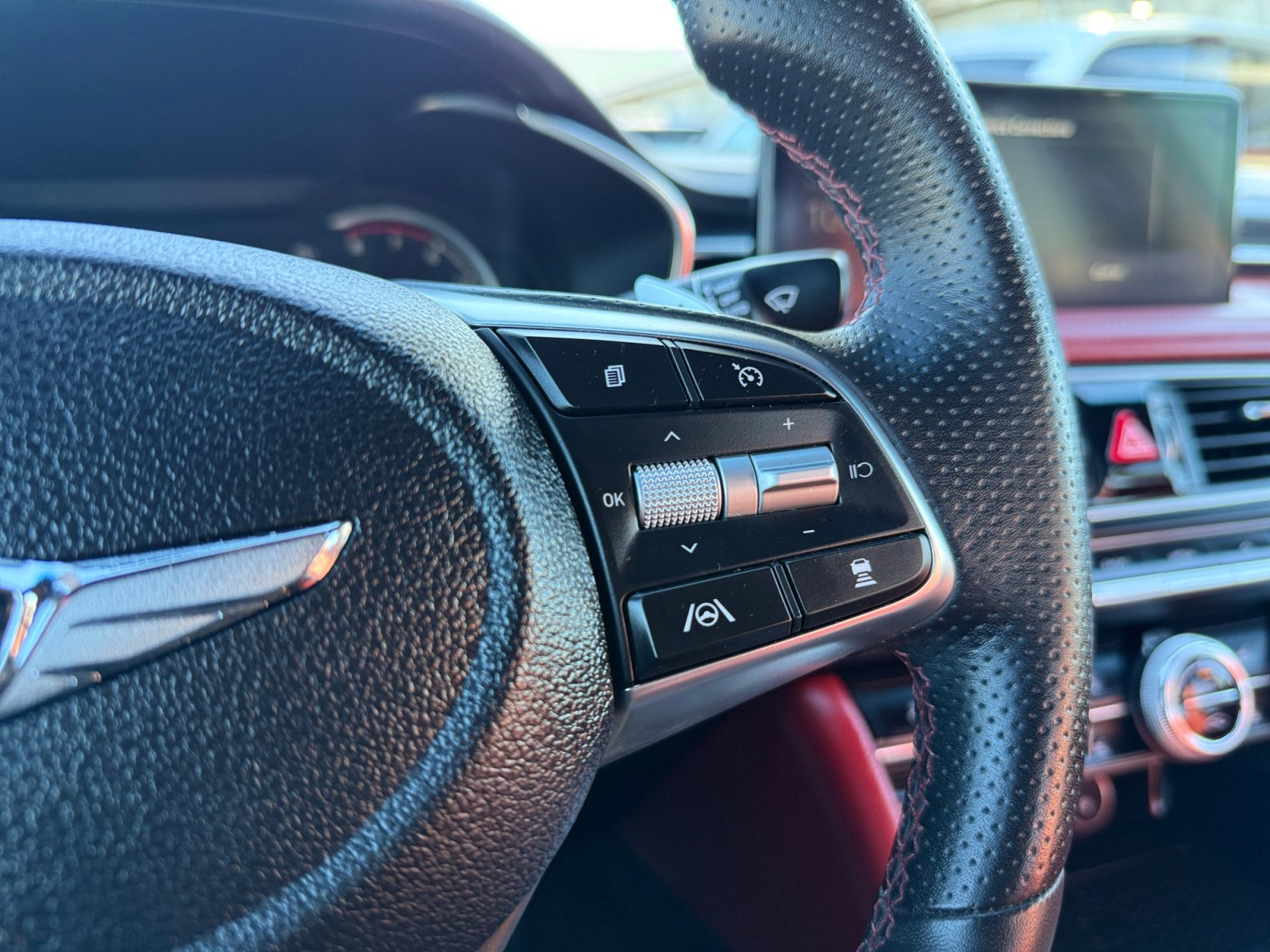 Used 2023 Genesis G70 2.0T w/ Sport Prestige Package image 18