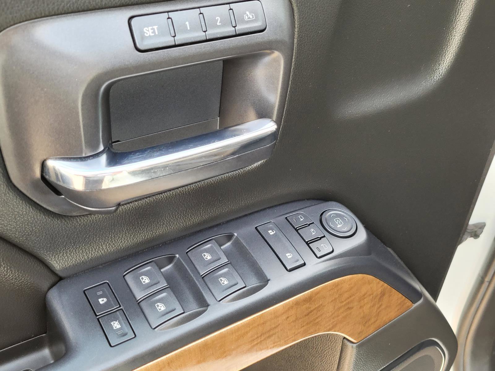 Used 2018 Chevrolet Silverado 1500 LTZ w/ Texas Edition AWD/4WD image 22