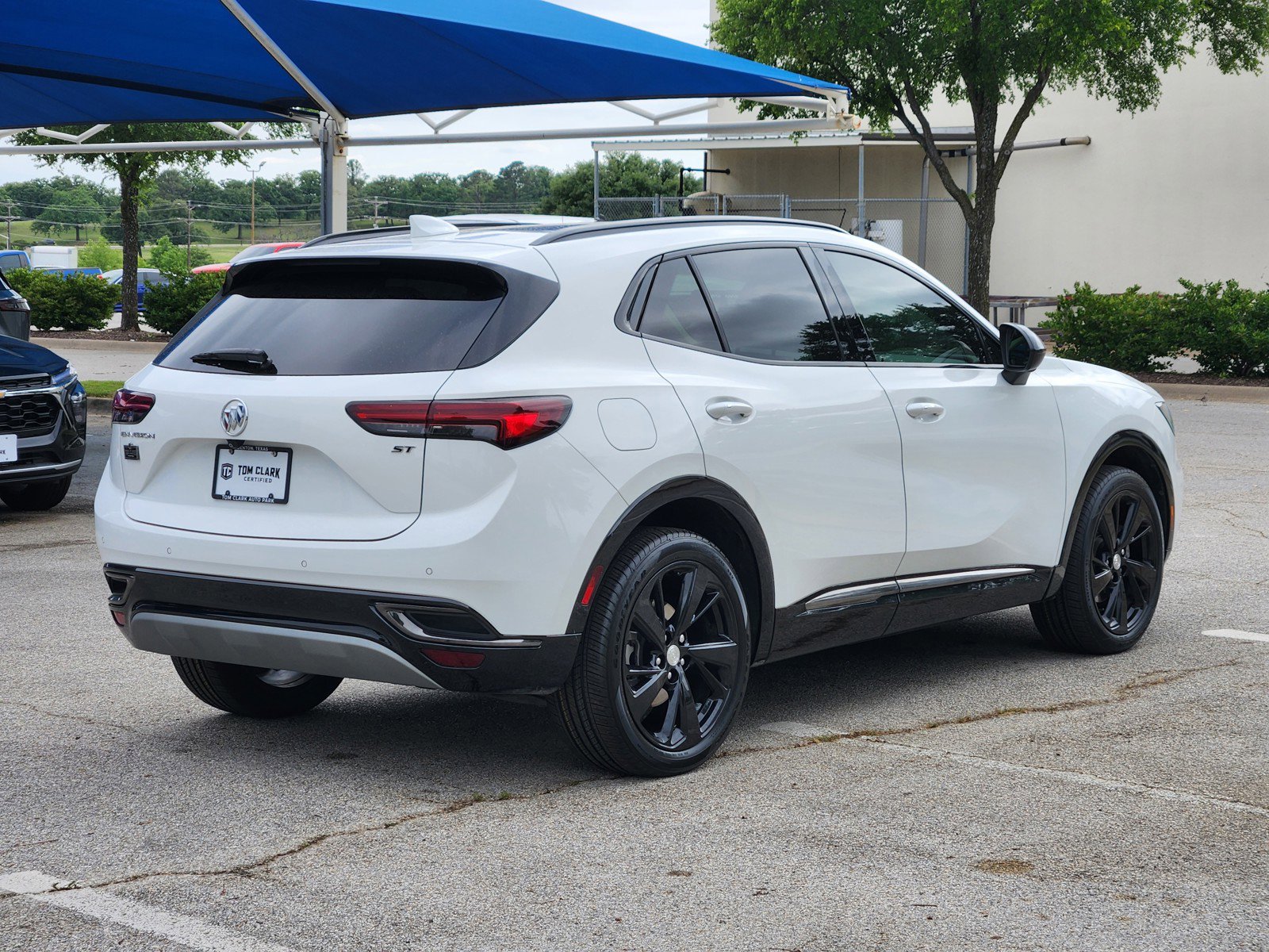 Used 2021 Buick Envision Essence w/ Technology Package I FWD image 5